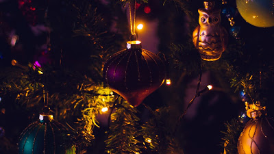 Christmas tree lights screen background

 + Download Wallpapers