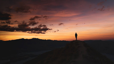 Lonely man, sunset clouds, mountain, landscape

 + Download Wallpapers