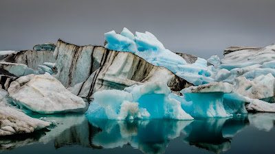 Iceberg Arctic Landscape HD wallpaper

 + Download Wallpapers