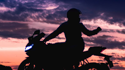 Wallpaper free motorcyclist silhouette HD + Download Wallpapers 2021