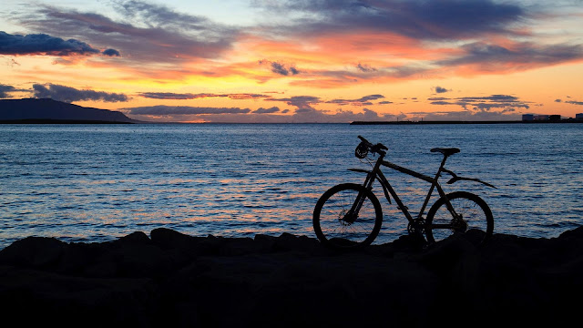 Bicycle, sea, twilight wallpaper+ Wallpapers Download