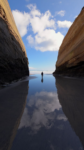 Wallpaper Lonely Man Walking Beach for phone+ Wallpapers Download
