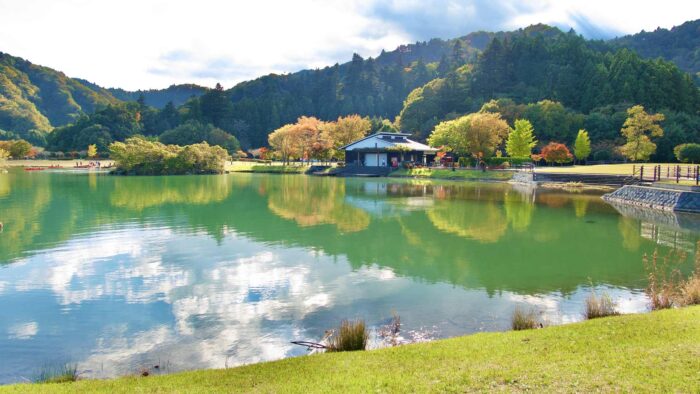 outdoor background mountain lake reflection zoom virtual backgrounds