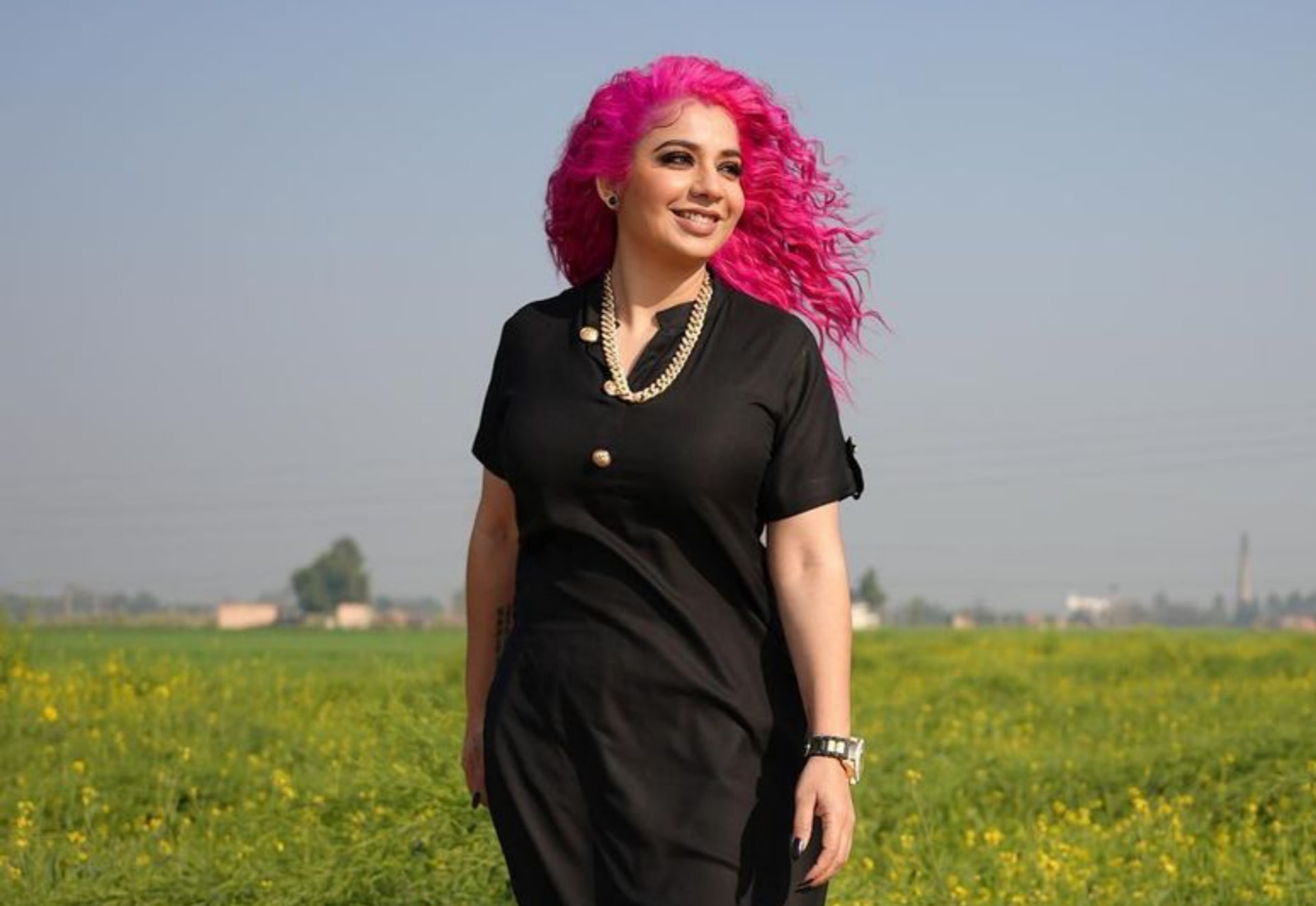Jasmine Sandlas Biography: The Gulabi Queen’s Age, Height, Career, Net Worth, Recent 2026 Activity, New Songs & Family Life
