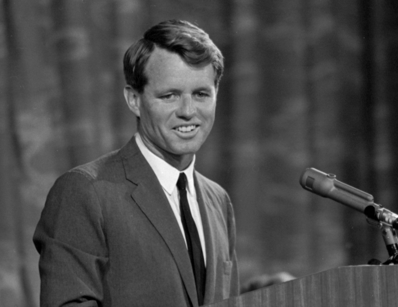 Robert F. Kennedy Jr. Biography: America’s Political Maverick—Age, Height, Family Legacy, Career, Net Worth & Recent Activities