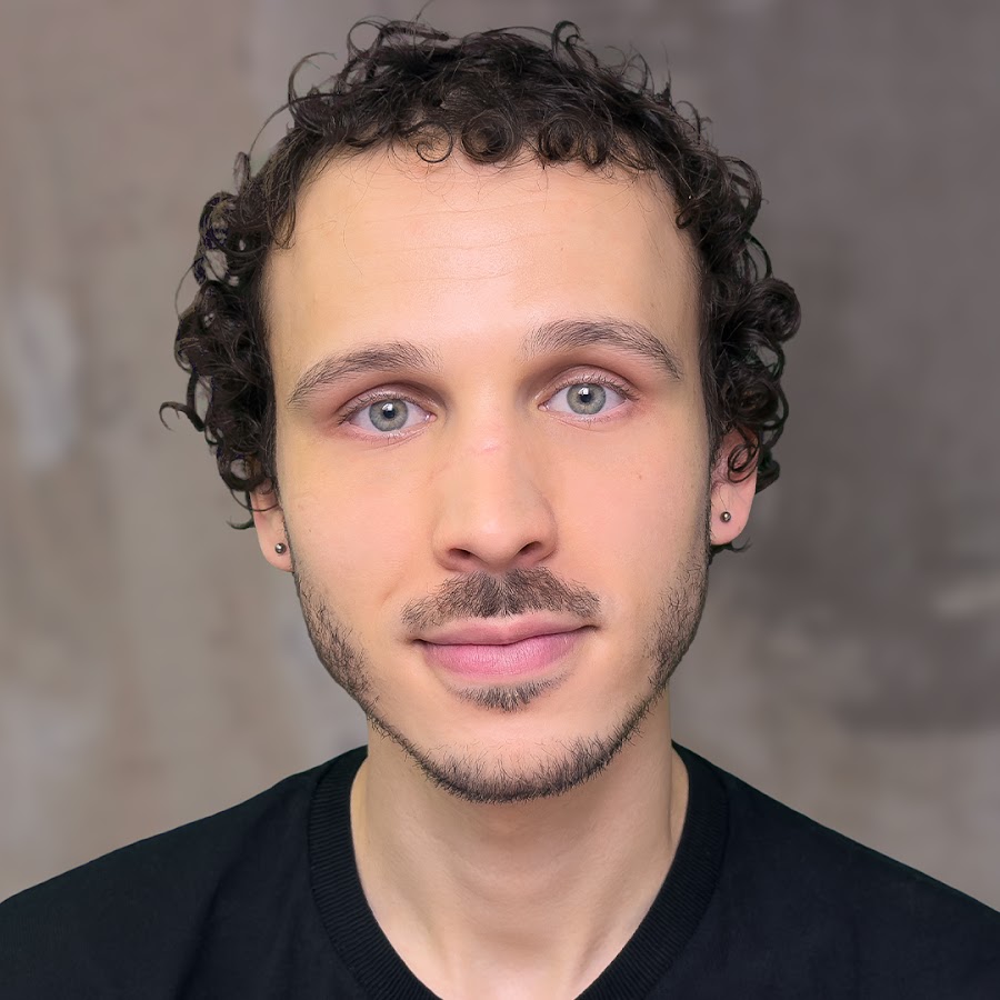 Alexander Banks Biography: Why He’s Famous, Age, Height, Career Milestones, Family Life & Recent 2026 Activity Update