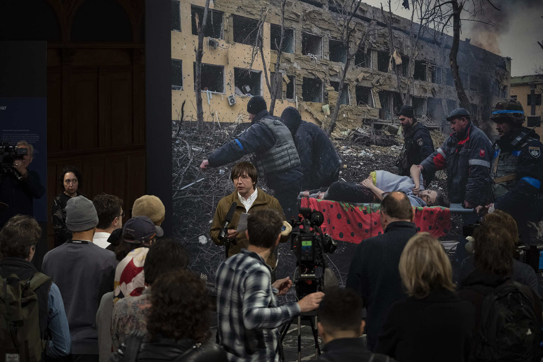 Evgeniy Maloletka Bio: Pulitzer Prize-Winning Photographer, Age, Career, Family, Recent Works & The Visual Legacy of the Siege of Mariupol