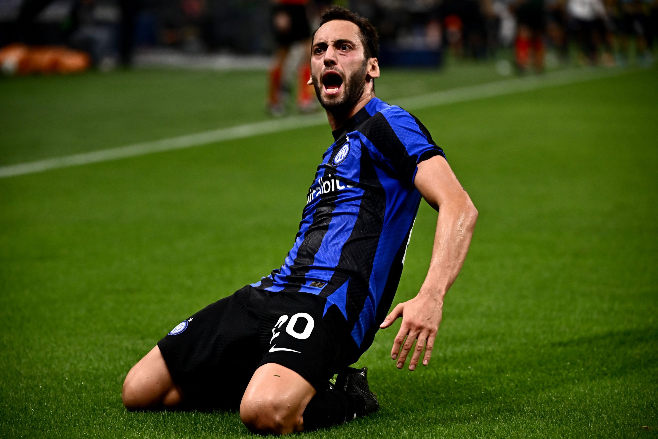 Hakan Çalhanoğlu Biography: Age, Career Path, Recent Performance, and Net Worth Update