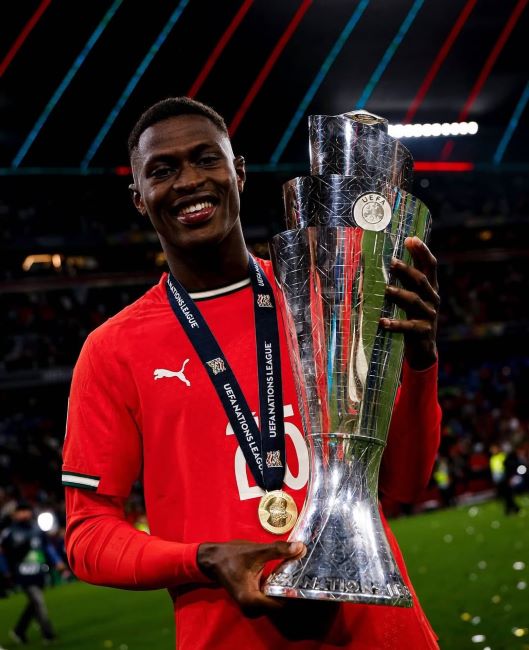 Nuno Mendes Height, Age, Girlfriend, Family, Biography – UAESigma.ae Nuno Mendes Biography: Age, Career, Stats, and Recent Performance Updates