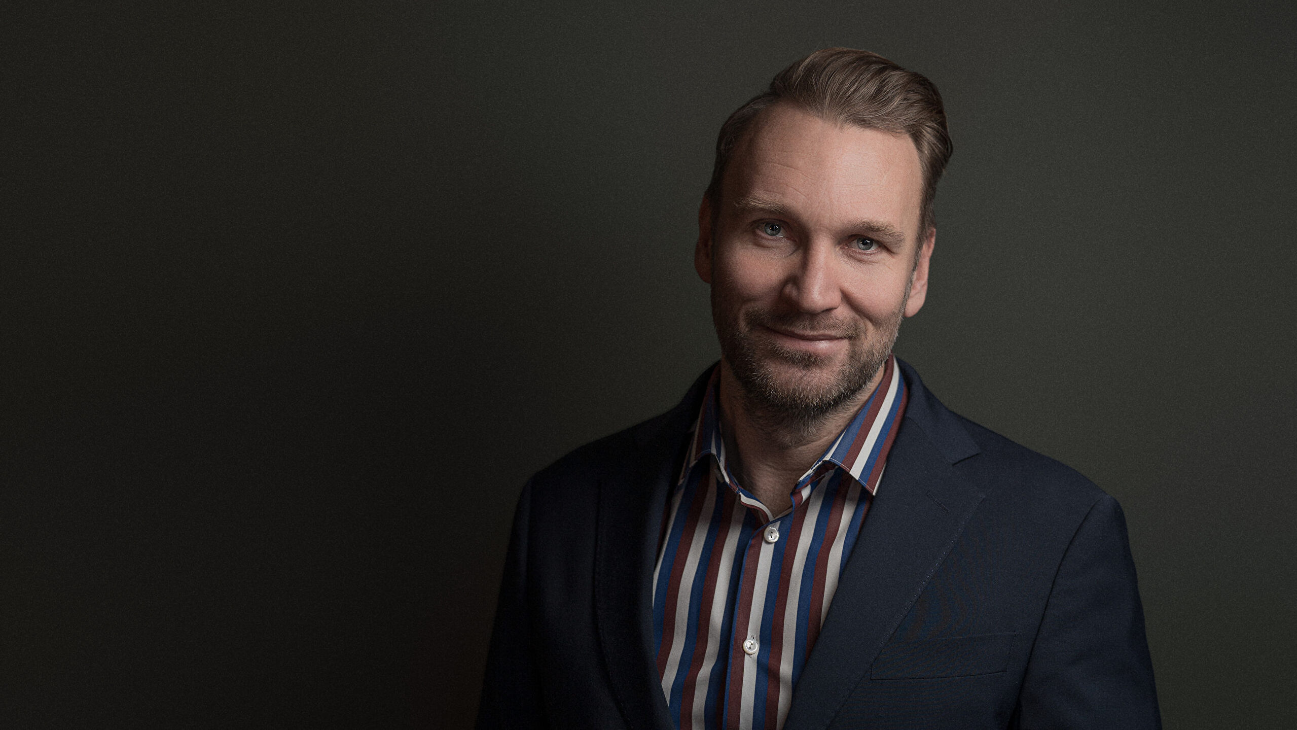 På Berghs lärde sig Daniel att leda sig själv och andra Daniel Akerlund Biography: Age, Career, Notable Works, and Recent Professional Updates