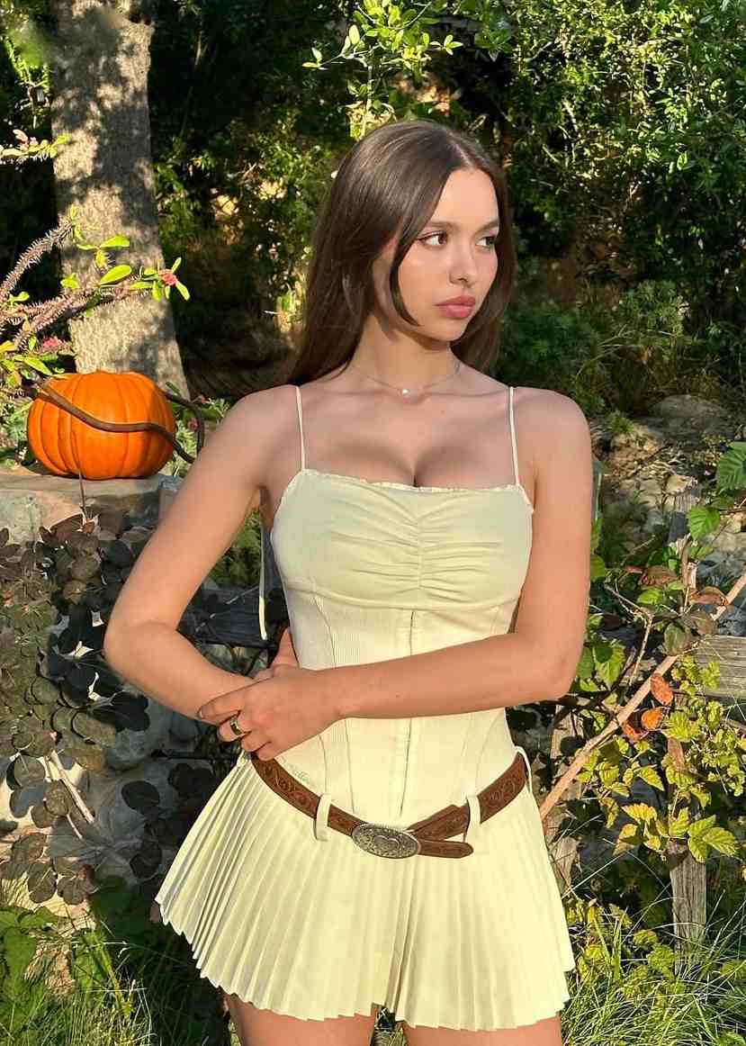 Sophie Mudd – Age, Bio, Career, Boyfriend & Relationships Sophie Mudd Biography: Age, Career, Net Worth, and Recent Life Updates
